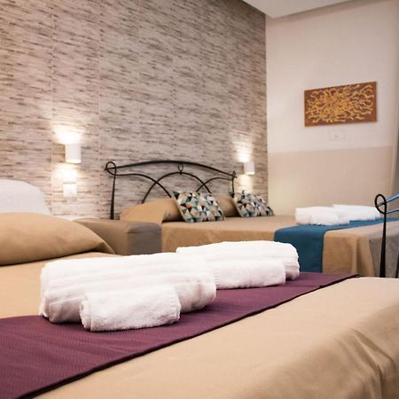 Domus Castroni Pompeo Magno Bed & Breakfast โรม ภายนอก รูปภาพ