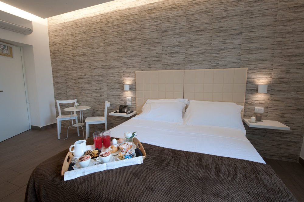 Domus Castroni Pompeo Magno Bed & Breakfast โรม ภายนอก รูปภาพ