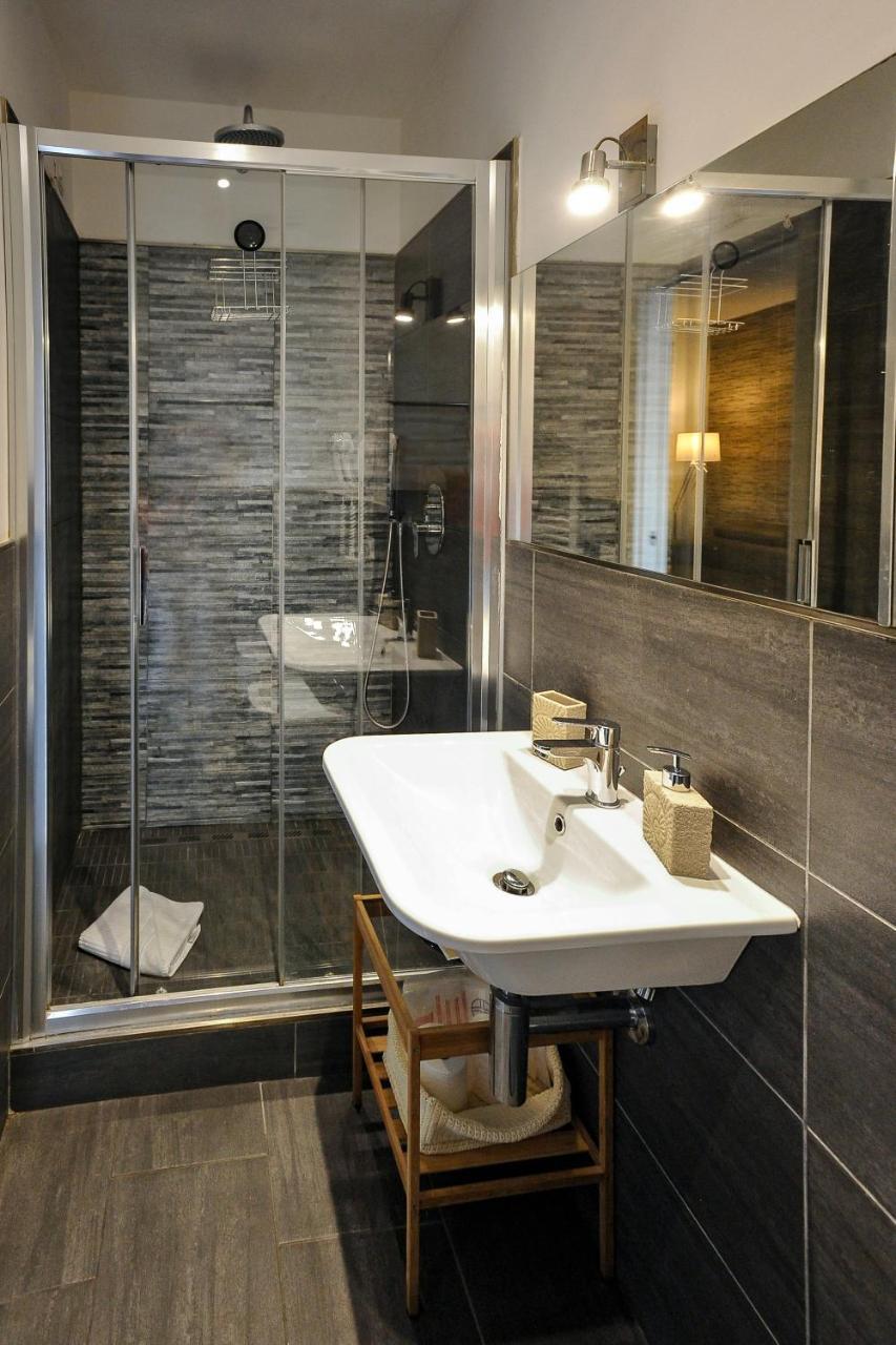 Domus Castroni Pompeo Magno Bed & Breakfast โรม ภายนอก รูปภาพ