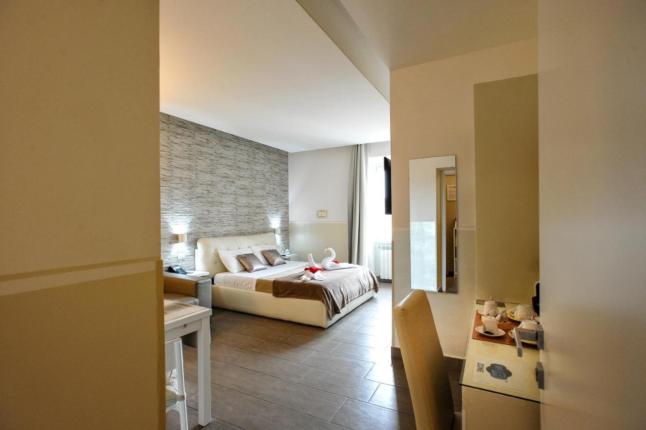 Domus Castroni Pompeo Magno Bed & Breakfast โรม ภายนอก รูปภาพ